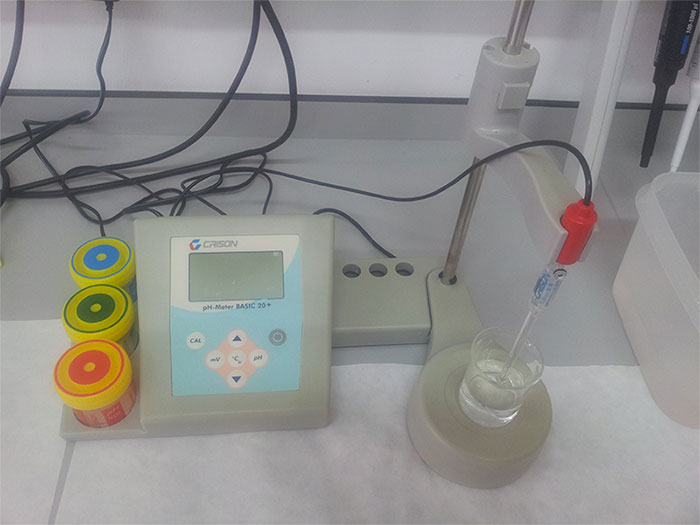 tugurio apenas Compra Medida del pH en el laboratorio químico: el pHmetro | Quimitube