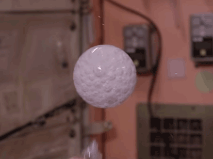 Burbuja de la disolución de una pastilla en el espacio